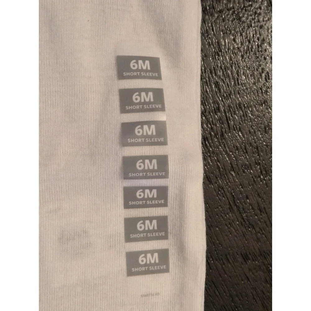 Carter's brand unisex baby bodysuit Baby's First Mother's & Father's Day - 6MO